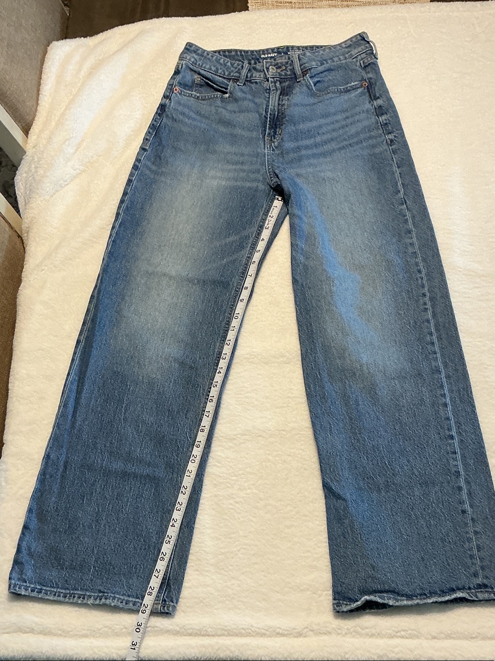 Old Navy Wide-Leg Jeans in Medium Blue Wash